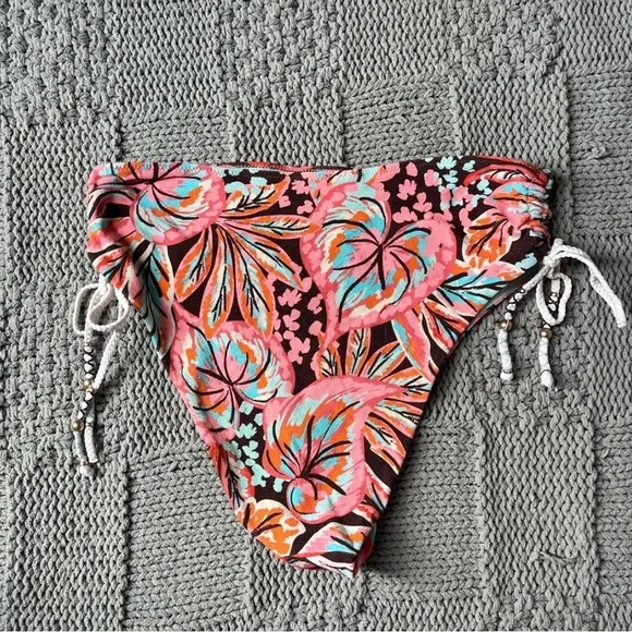 aerie bikini size m/l - Picture 7 of 7